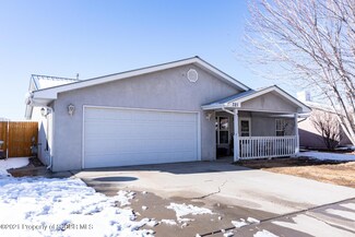 321 N Kittell Loop, Bloomfield, NM 87413