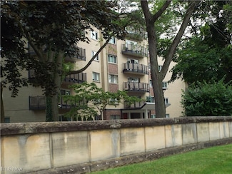 255 N Portage Path Unit 208, Akron, OH 44303