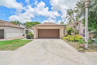 3700 NW 19th St, Coconut Creek, FL 33066