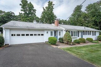 10 Shadow Ln, Westfield, MA 01085