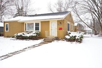 2105 Sharon Ave, Rockford, IL 61103