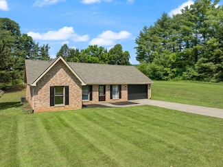 111 Whispering Oaks Dr, Somerset, KY 42503