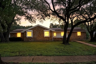 1229 Brook Valley Ln, Dallas, TX 75232
