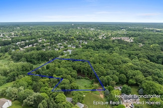 4327 Woodside Oaks Dr SE, Kentwood, MI 49546