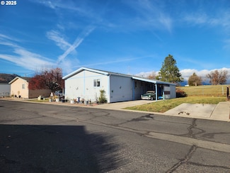 313 12th St Unit 4, La Grande, OR 97850