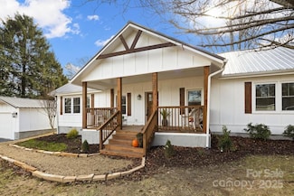 227 Ashmore Ave, Hendersonville, NC 28791