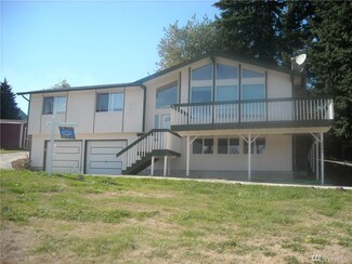 6809 120th St E, Puyallup, WA 98373