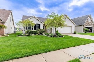 26328 Stillwater Dr, Perrysburg, OH 43551