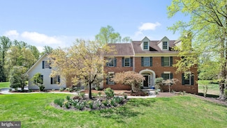 2 Saw Grass Ln, Malvern, PA 19355