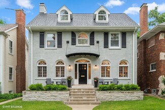 101 Garrison Ave, Wilmette, IL 60091