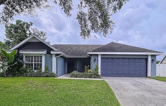 2049 Darlington Oak Dr, Seffner, FL 33584