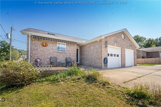 1 Maple Tree Ln, Charleston, WV 25313
