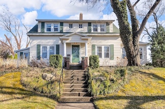269 Ridgeway St, Saint Joseph, MI 49085
