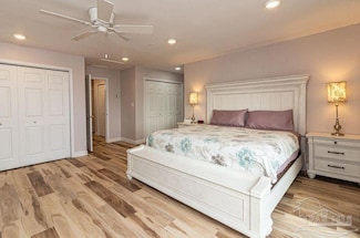 8468 Gulf Blvd Unit 2 & 3, Navarre, FL 32566