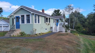 21 Pine St, Brownville, ME 04415
