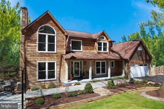 10716 Lake Forest Dr, Manassas, VA 20112