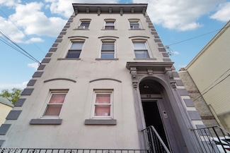 8 Elm St, Newark, NJ 07102