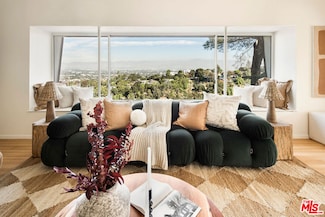 3720 Alta Mesa Dr, Studio City, CA 91604