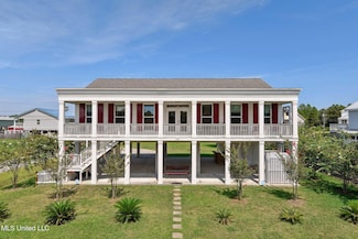 500 Fell St, Waveland, MS 39576