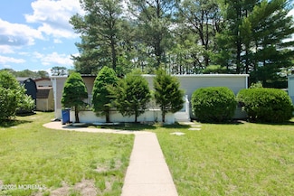 41 Eagle Dr, Whiting, NJ 08759