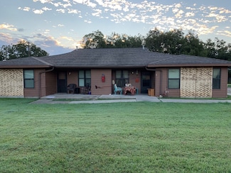 200 Nutt Dr, Valley Mills, TX 76689