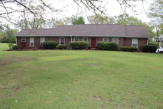 200 Old Brompton Ln, Killen, AL 35645