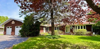 2841 Riverside Dr, Sault Sainte Marie, MI 49783