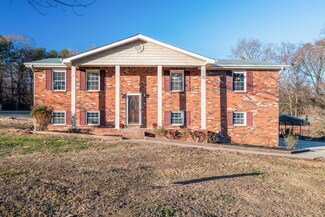 1901 Eric Dr, Rossville, GA 30741
