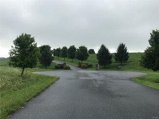 688 Vista Ct, Bath, PA 18014