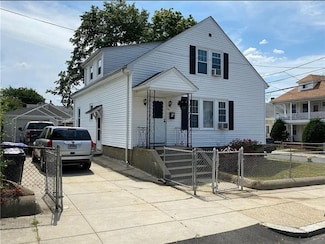 170 Hendrick St, Providence, RI 02908