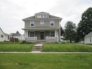217 S Walnut St, West Union, IA 52175