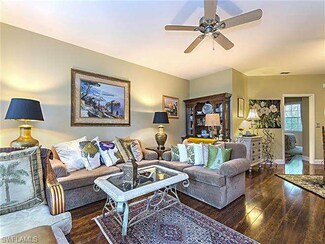 3705 Fieldstone Blvd Unit 402, Naples, FL 34109
