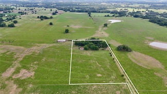 1024 E Sedan Rd, Weimar, TX 78962