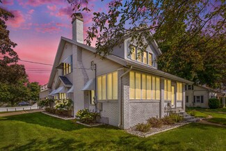 831 Knapp St NE, Grand Rapids, MI 49505