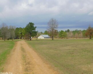 1050 Columbia Road 27 S, Magnolia, AR 71753