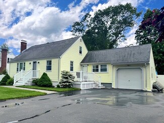 103 Sycamore St, Holbrook, MA 02343