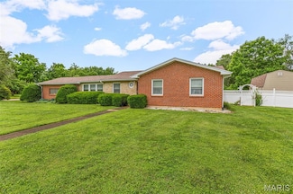 715 S A St, Farmington, MO 63640