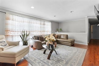 8 Stonecrop Rd, Norwalk, CT 06851