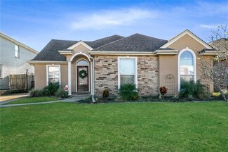 4416 Olive Dr, Meraux, LA 70075