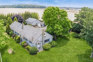 6580 Oregon Rd, Cutchogue, NY 11935