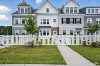 453 Asuza St, Chesapeake, VA 23323