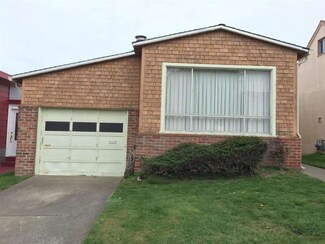 65 Oceanside Dr, Daly City, CA 94015
