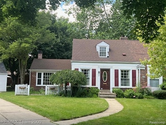 17 Carlton Ln, Dearborn, MI 48120