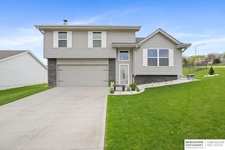 1445 Poulson Dr, Blair, NE 68008