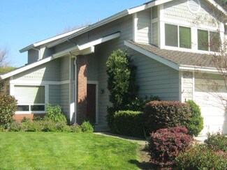 211 Yarborough Ln, Redwood City, CA 94061