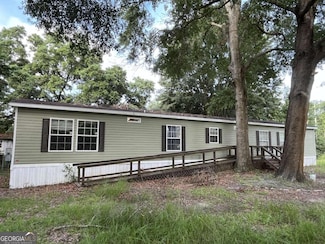 175 Bob White Cir, Jesup, GA 31545