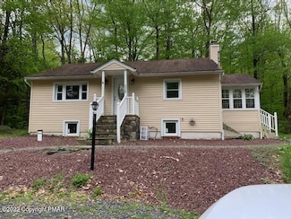 1110 Bartonsville Woods Rd, Stroudsburg, PA 18360