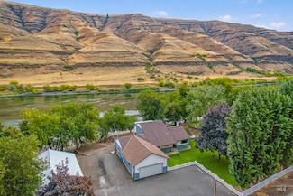 13353 Snake River Rd, Asotin, WA 99402