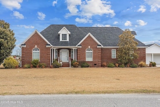6011 Waters Edge Dr, Grifton, NC 28530