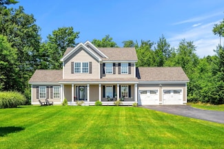 14 Churchill Dr, Hooksett, NH 03106